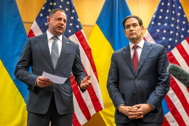 Ukraine and Western allies meet in Geneva to discuss US peace plan